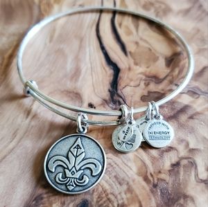3/$18 2014 Alex and Ani Fleur De Lis bracelet